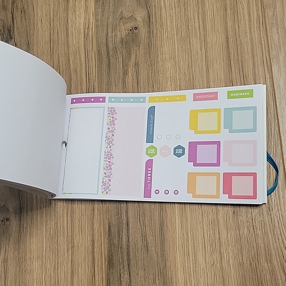The Happy Planner Mini Sticker Happy Hostess Sticker book - Picture 7 of 9